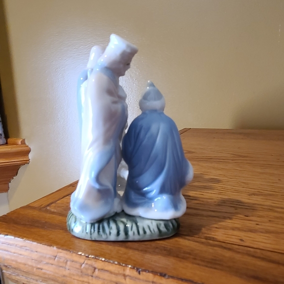 Porcelain Christmas Vintage figurine - Picture 7 of 13